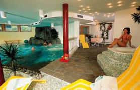 Kronplatz a hotel Vierbrunnenhof s bazénem