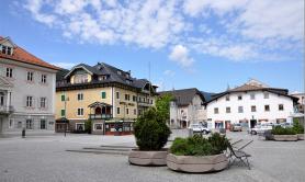 Kronplatz a městečko Niederdorf s náměstím