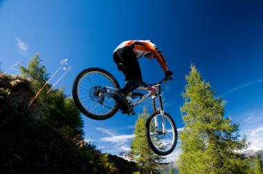 Letní Kronplatz a cyklista